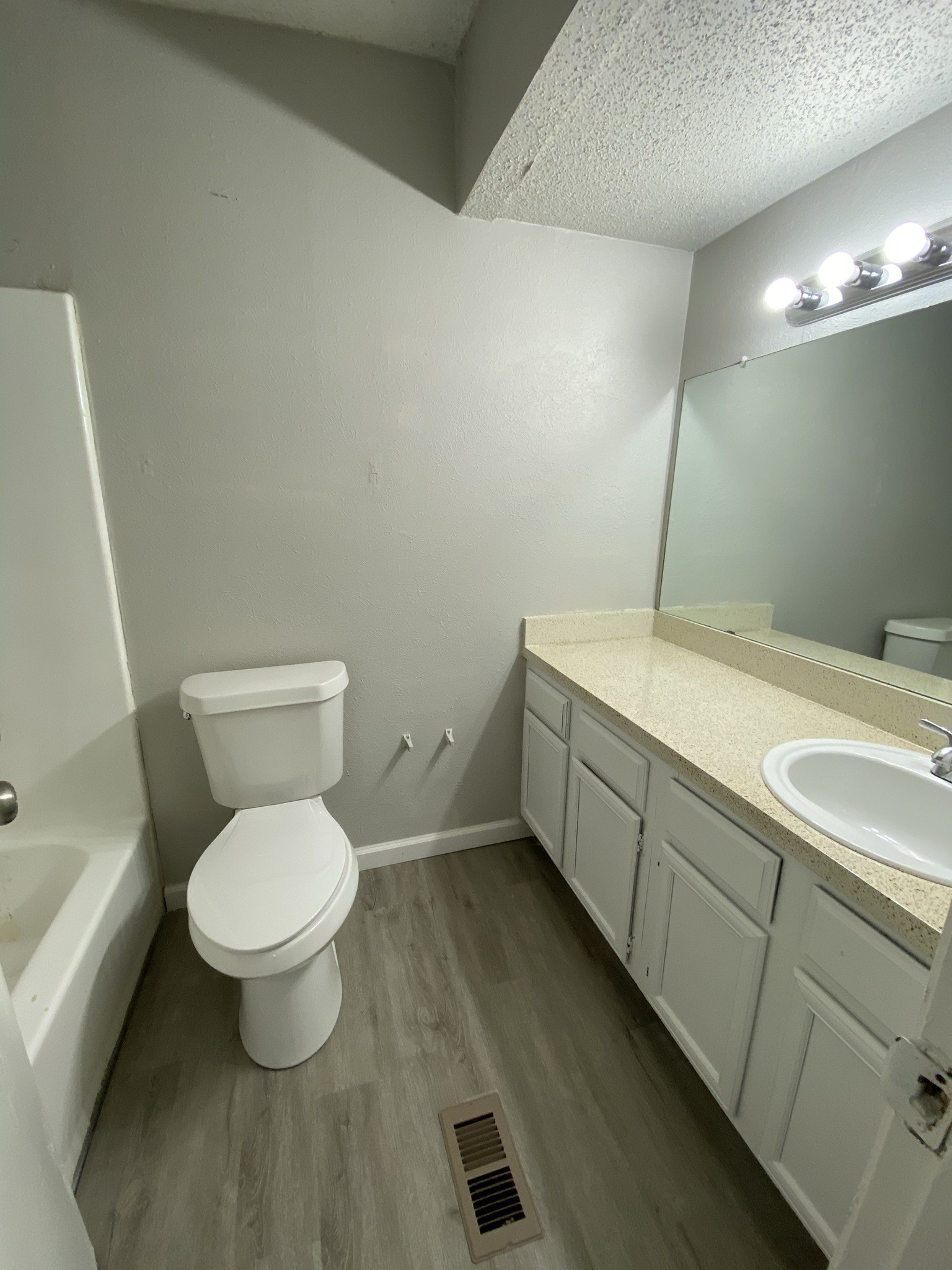 9696 Walnut Street Dallas TX 75243