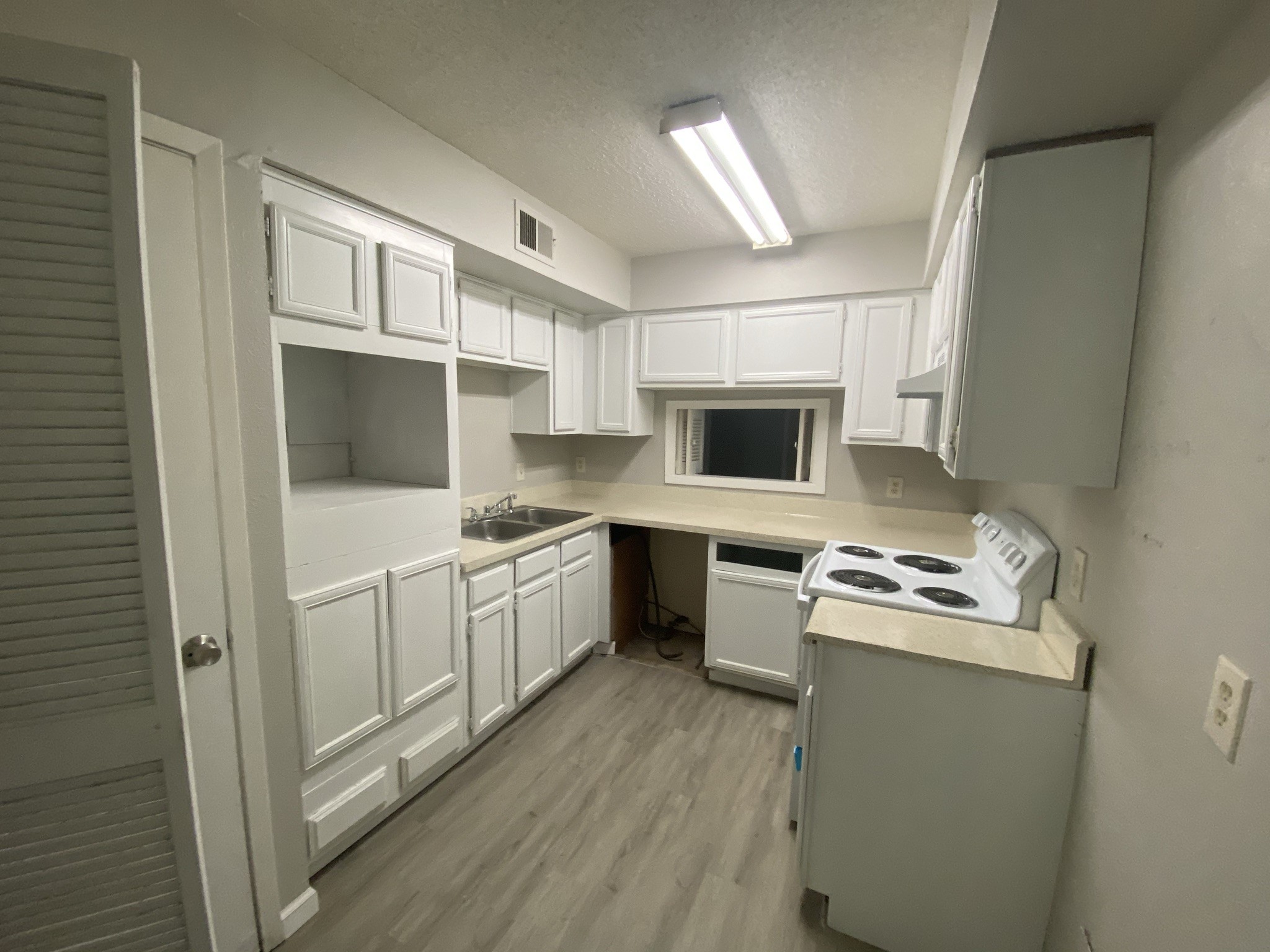 9696 Walnut Street Dallas TX 75243