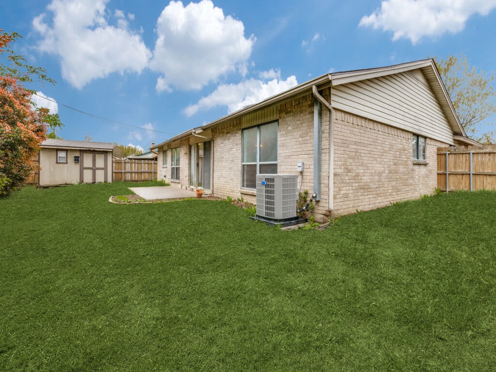 3914 Willowood Lane Grand Prairie TX 75052
