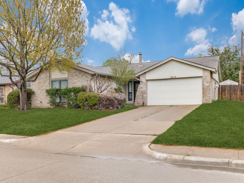3914 Willowood Lane Grand Prairie TX 75052