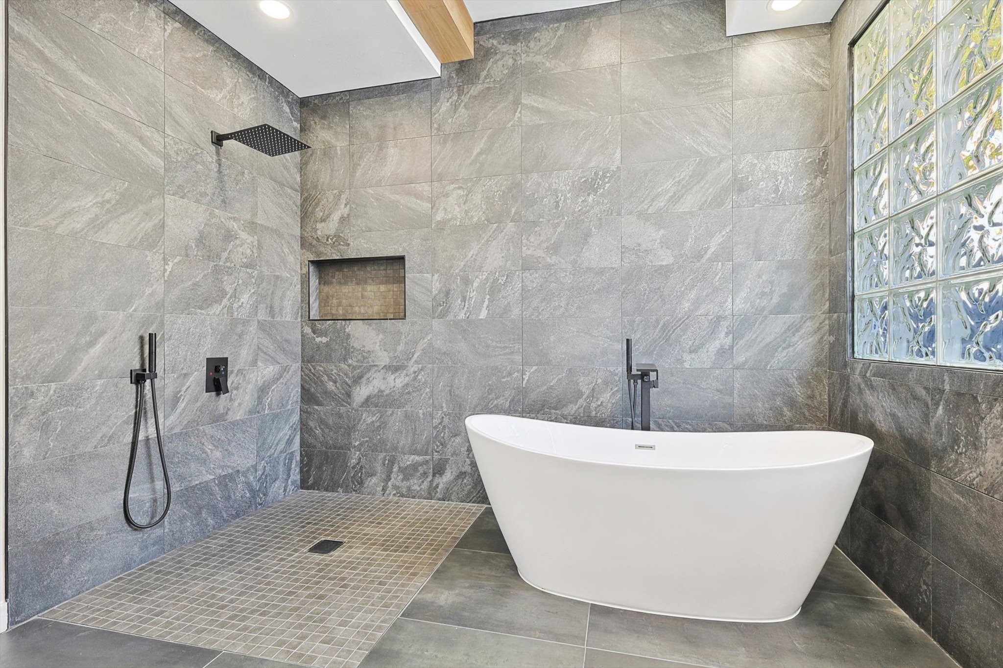 18716 Thorntree Lane Dallas TX 75252