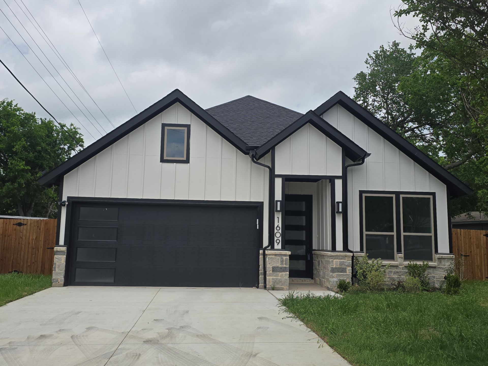 1609 Sharon Street Arlington TX 76010