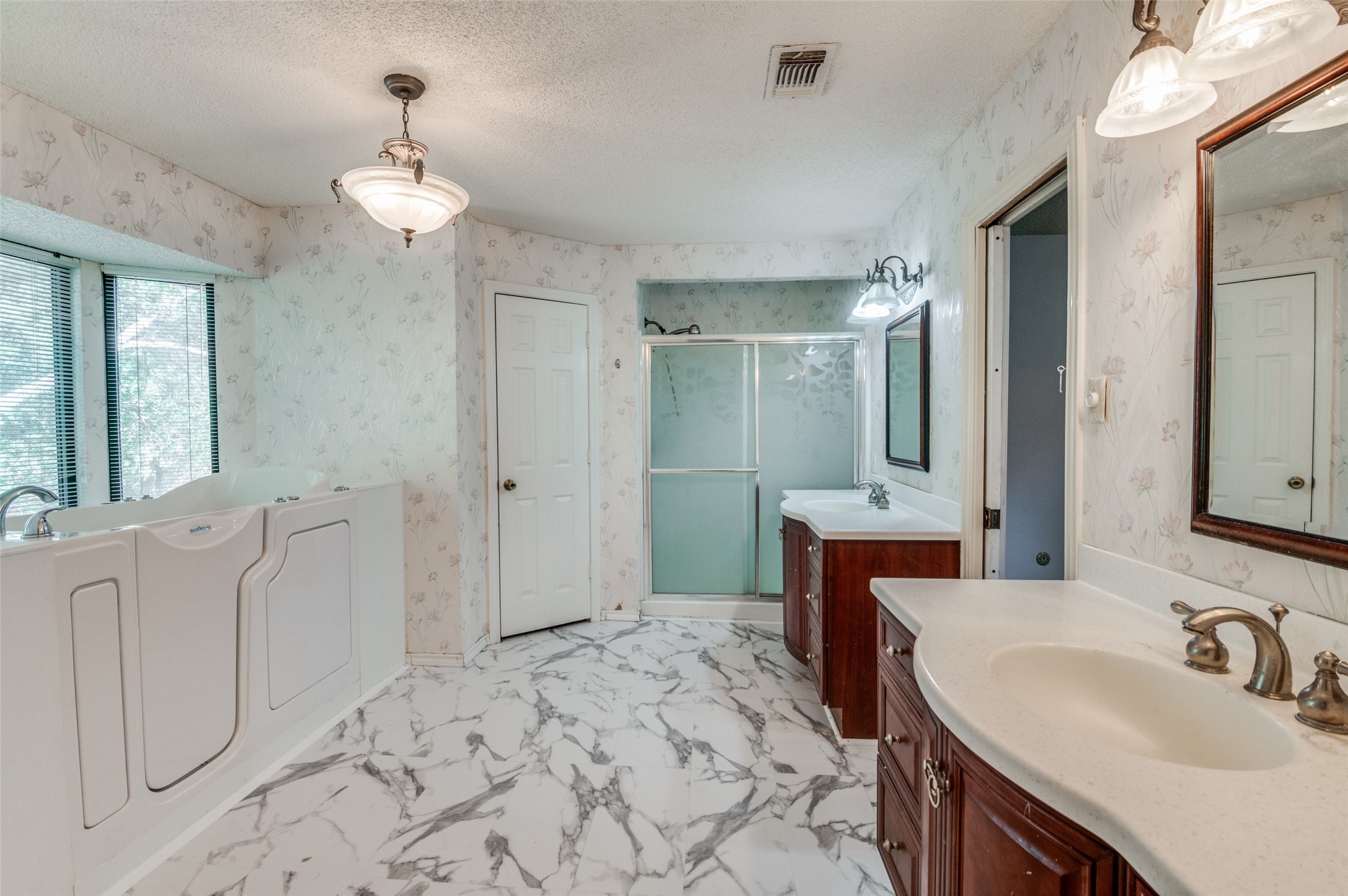 2719 Sunrise Drive Arlington TX 76006