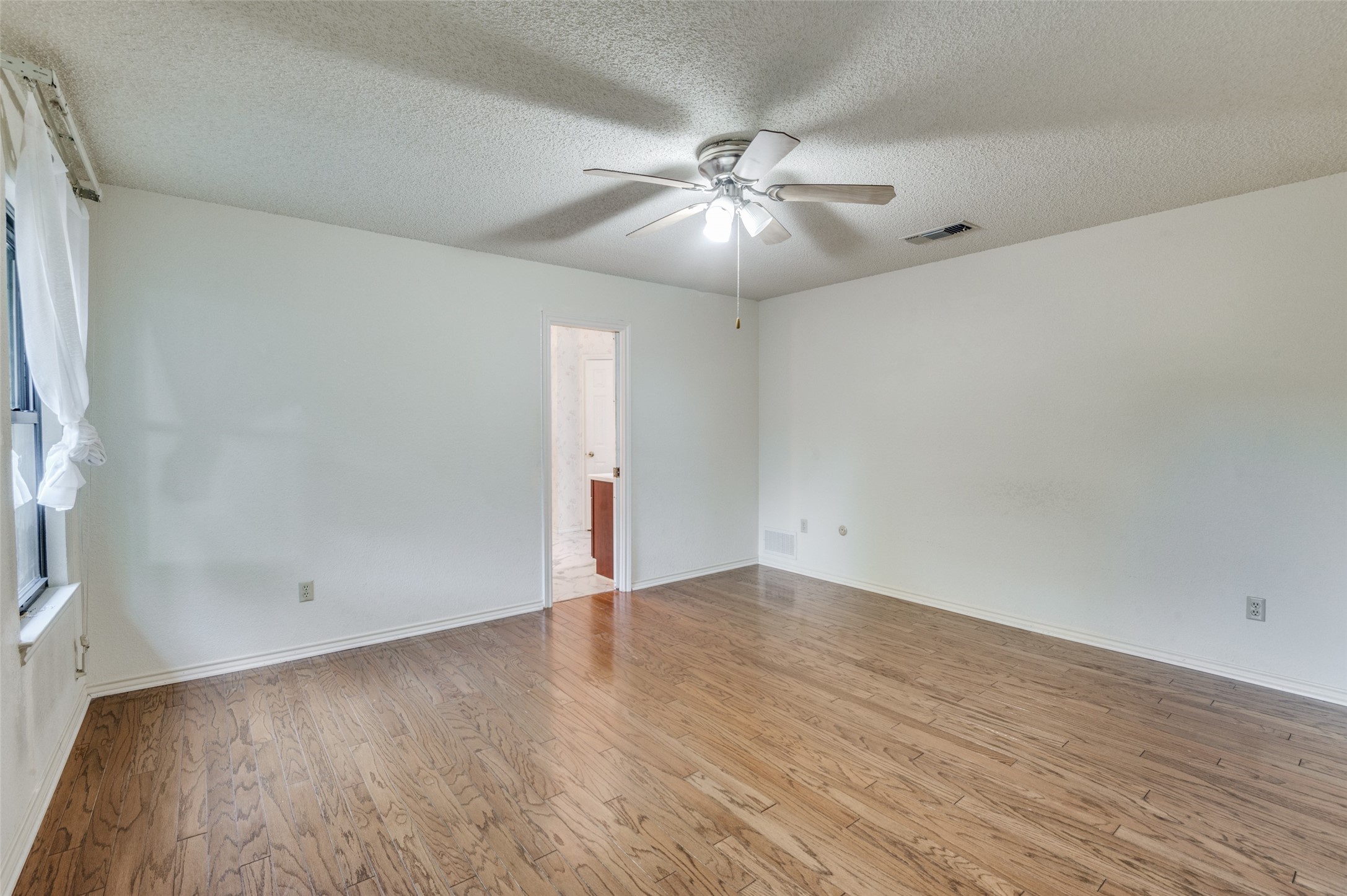 2719 Sunrise Drive Arlington TX 76006