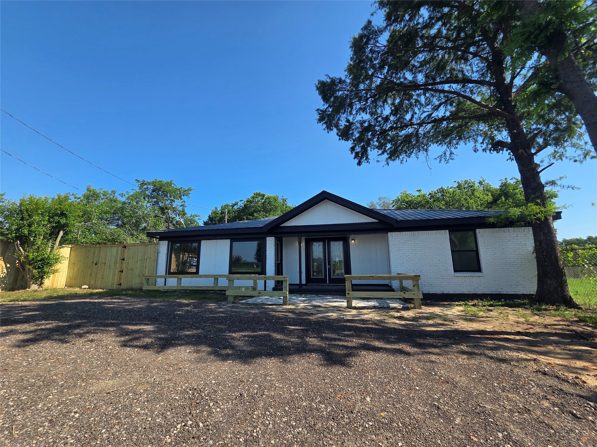 912 W Main Street Quinlan TX 75474