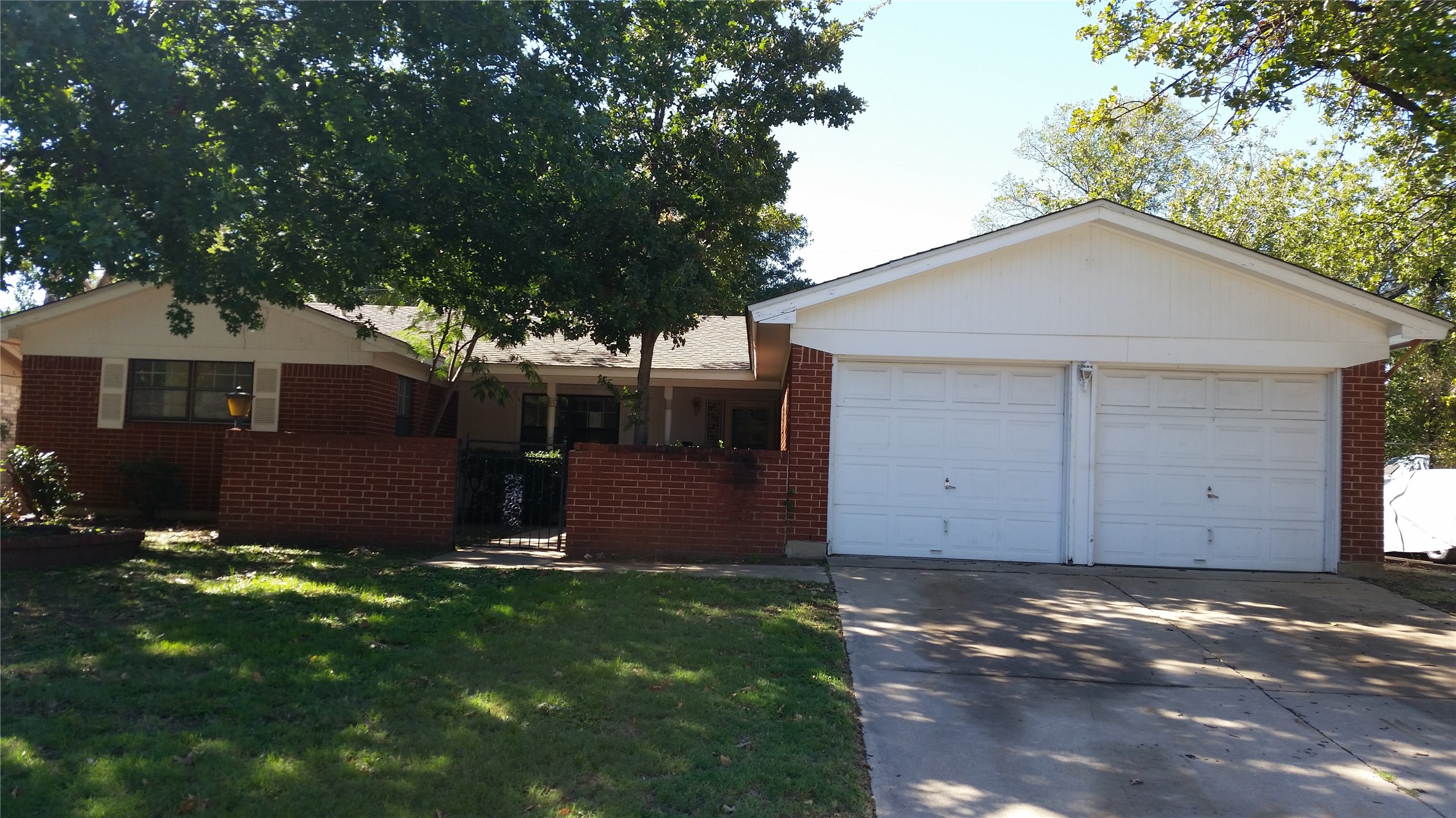 1608 Mims Street Fort Worth TX 76112