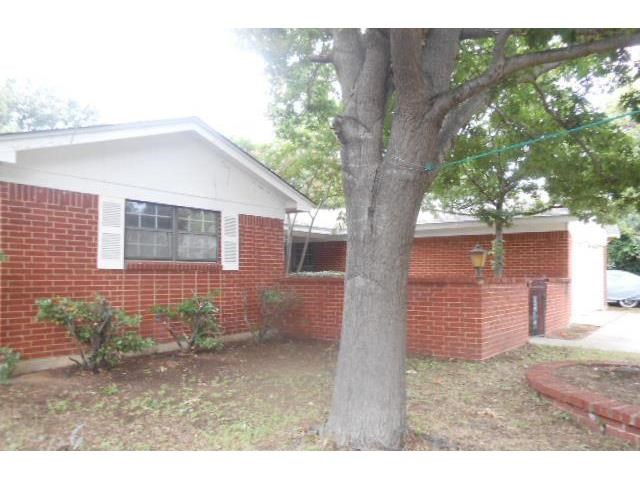 1608 Mims Street Fort Worth TX 76112