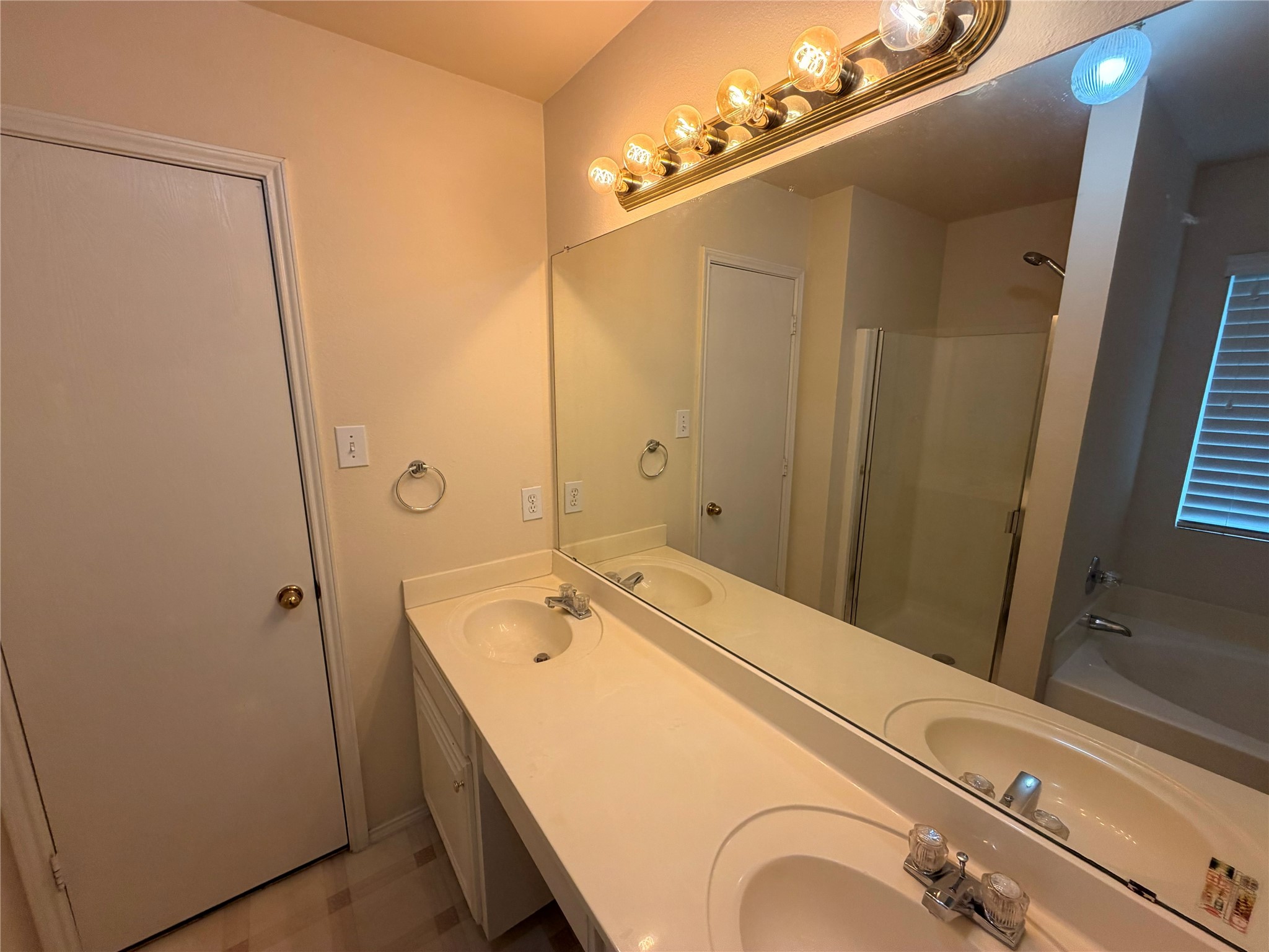 8604 Stetson Drive Fort Worth TX 76244