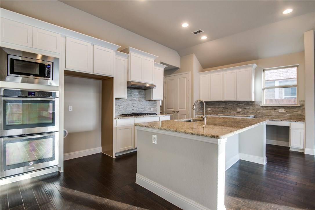 2612 Walnut Creek Lane The Colony TX 75056