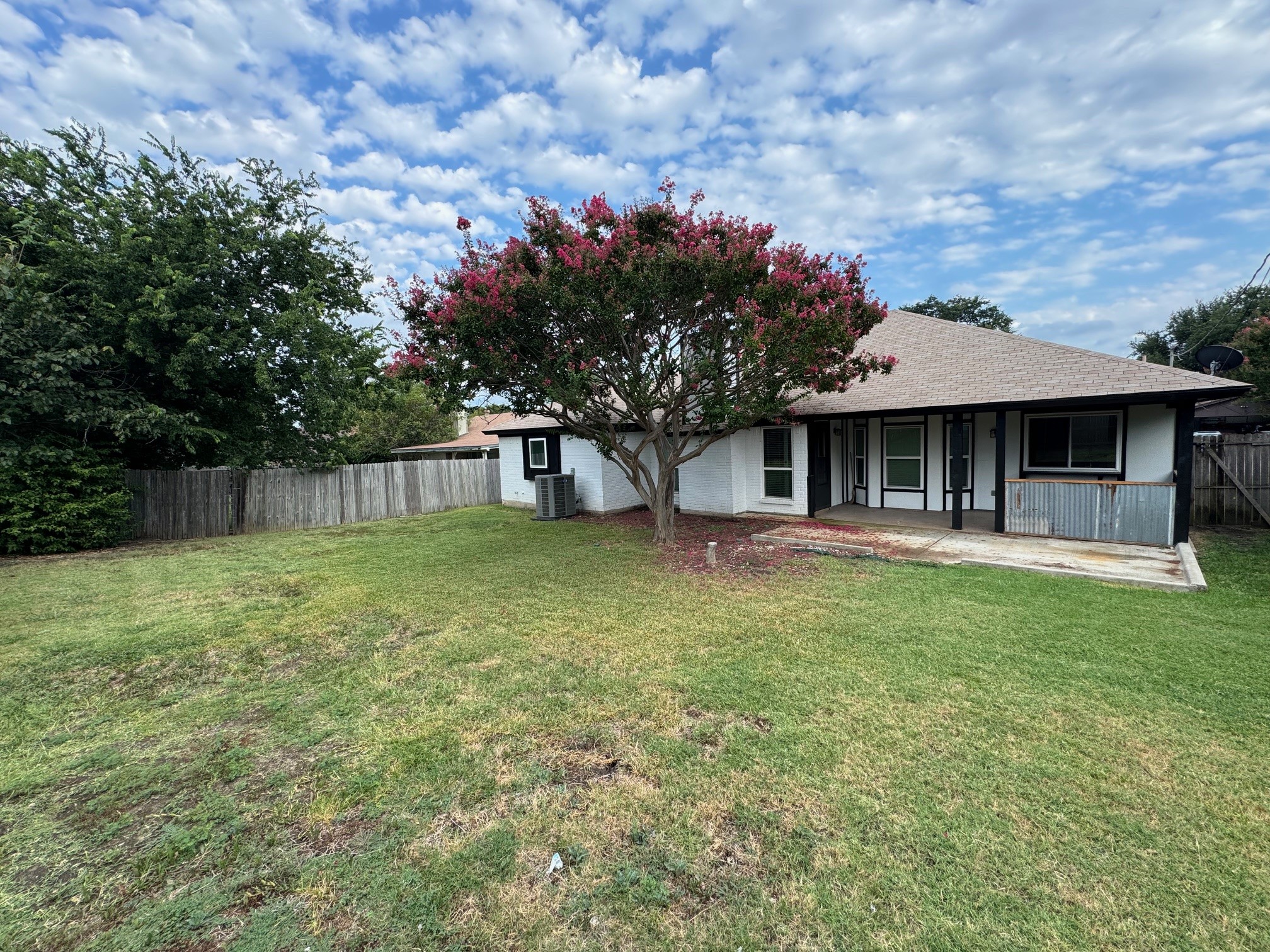 933 Freestone Drive Arlington TX 76017