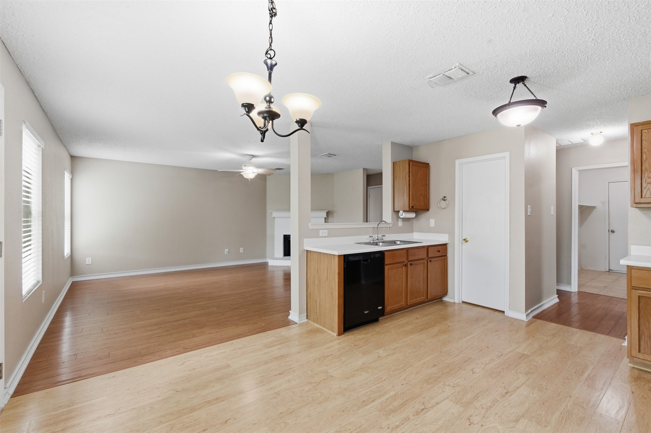 5421 Lansdowne Avenue Fort Worth TX 76135