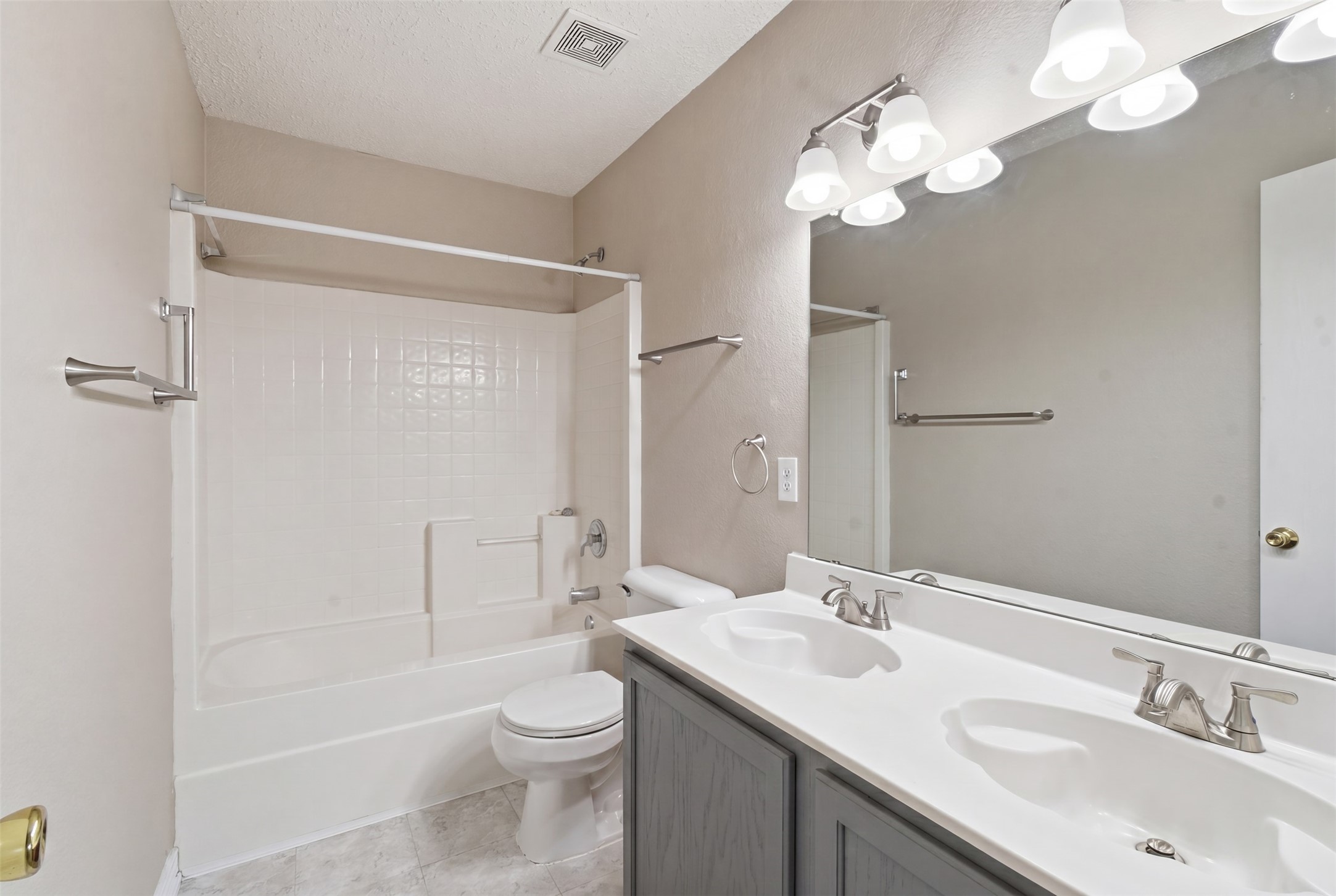 5421 Lansdowne Avenue Fort Worth TX 76135