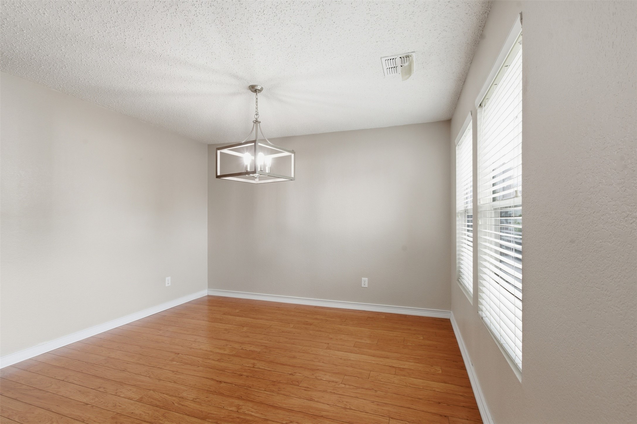 5421 Lansdowne Avenue Fort Worth TX 76135