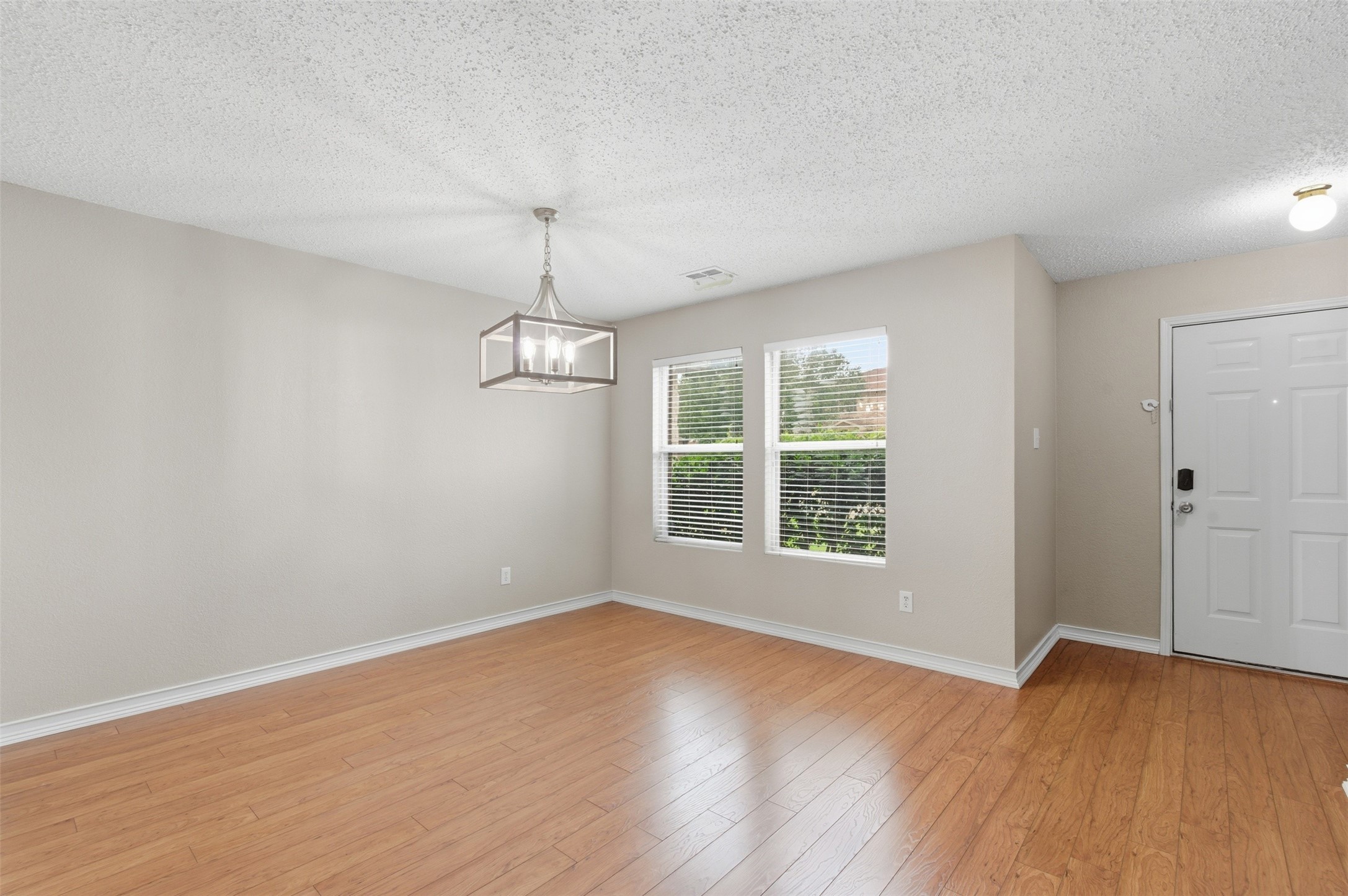 5421 Lansdowne Avenue Fort Worth TX 76135