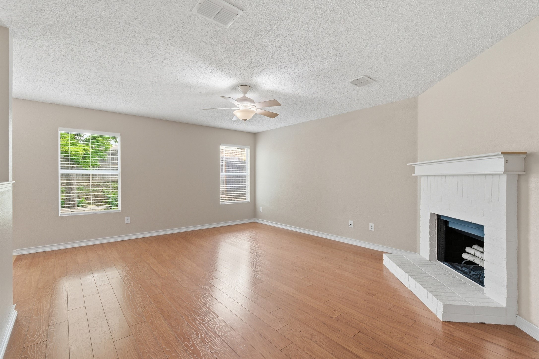 5421 Lansdowne Avenue Fort Worth TX 76135