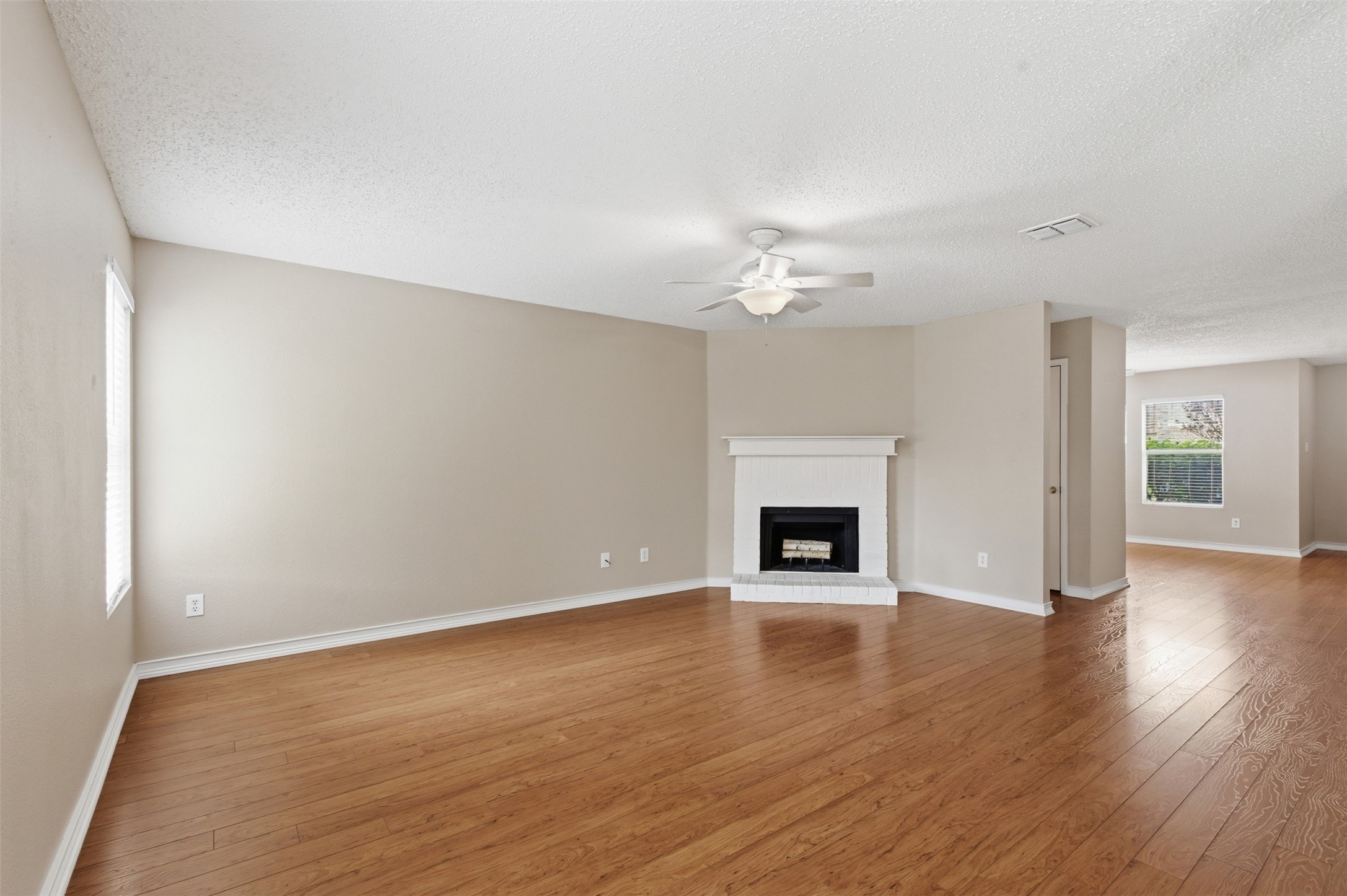 5421 Lansdowne Avenue Fort Worth TX 76135