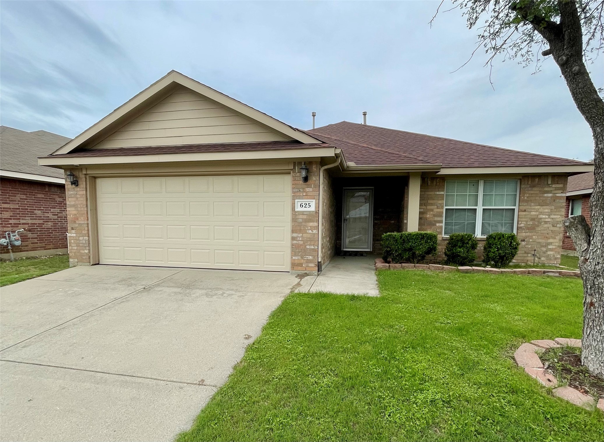 625 Hutchins Drive Crowley TX 76036