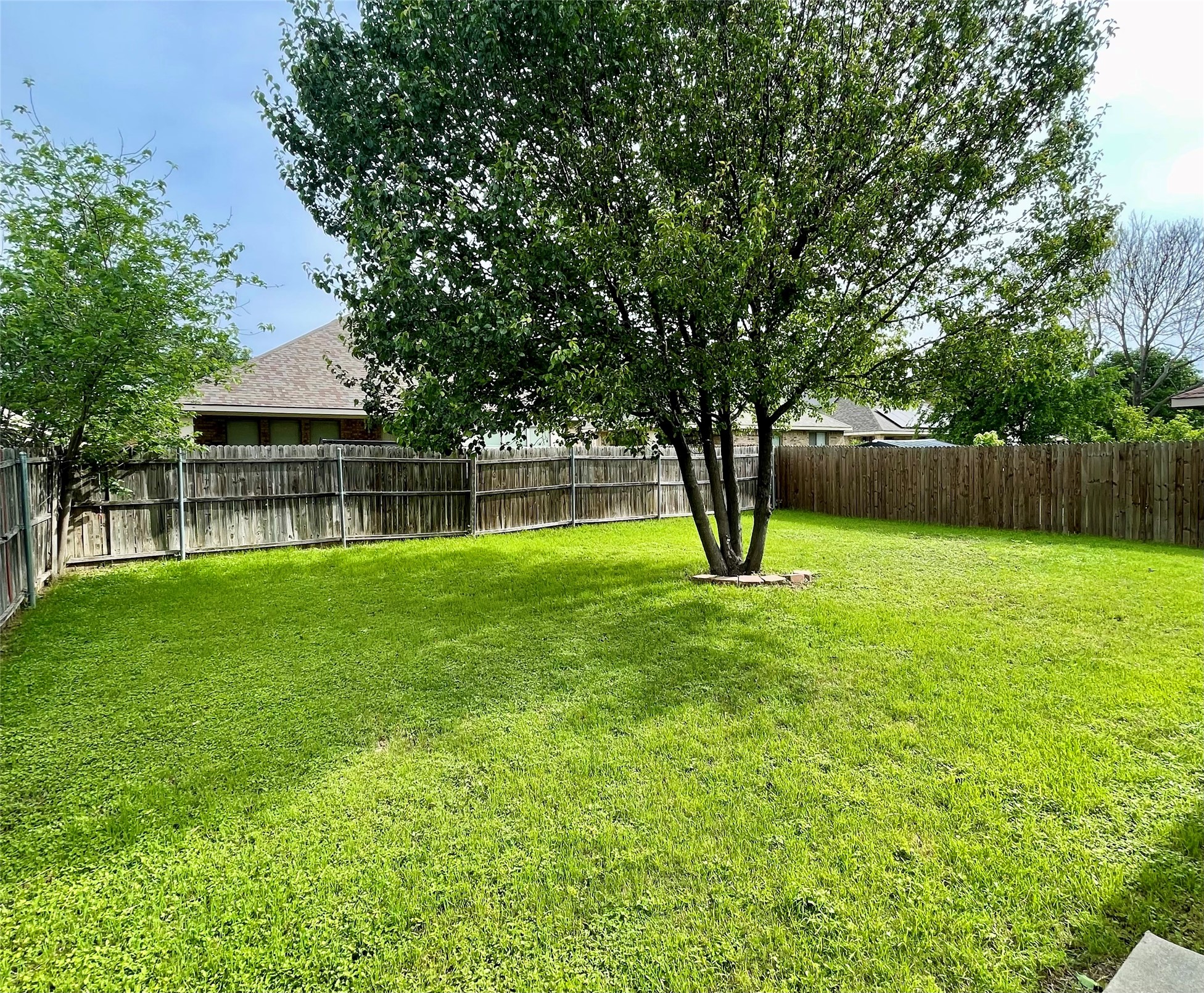 625 Hutchins Drive Crowley TX 76036