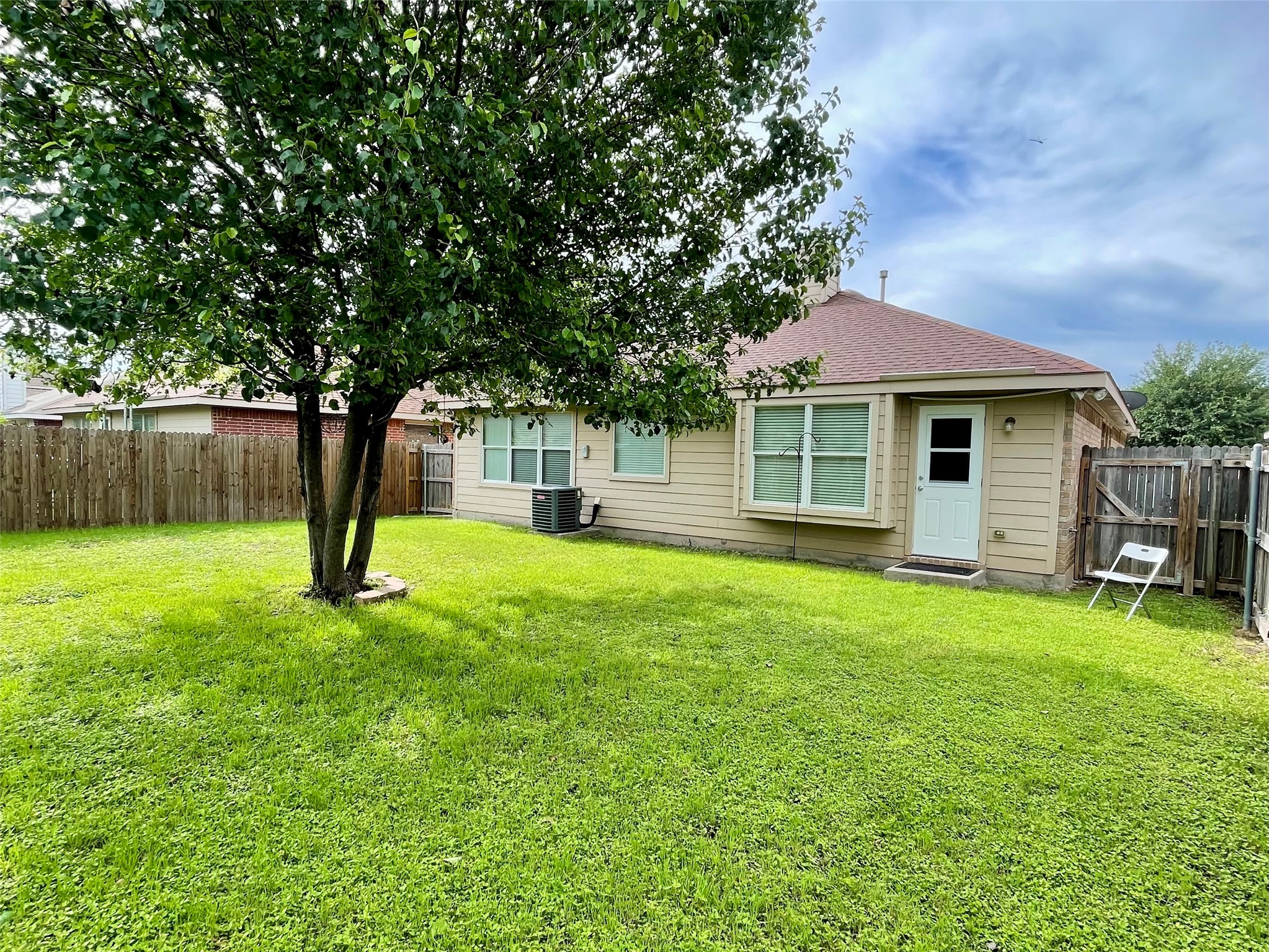 625 Hutchins Drive Crowley TX 76036