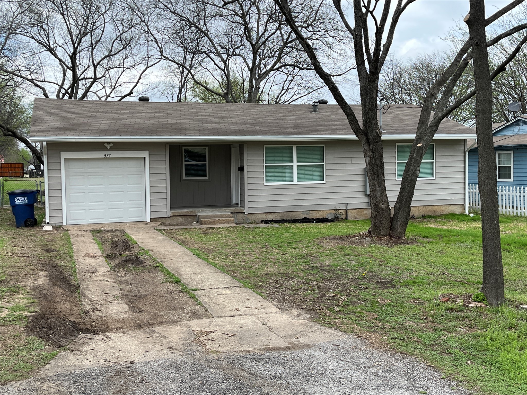 577 W 6th Street Lancaster TX 75146
