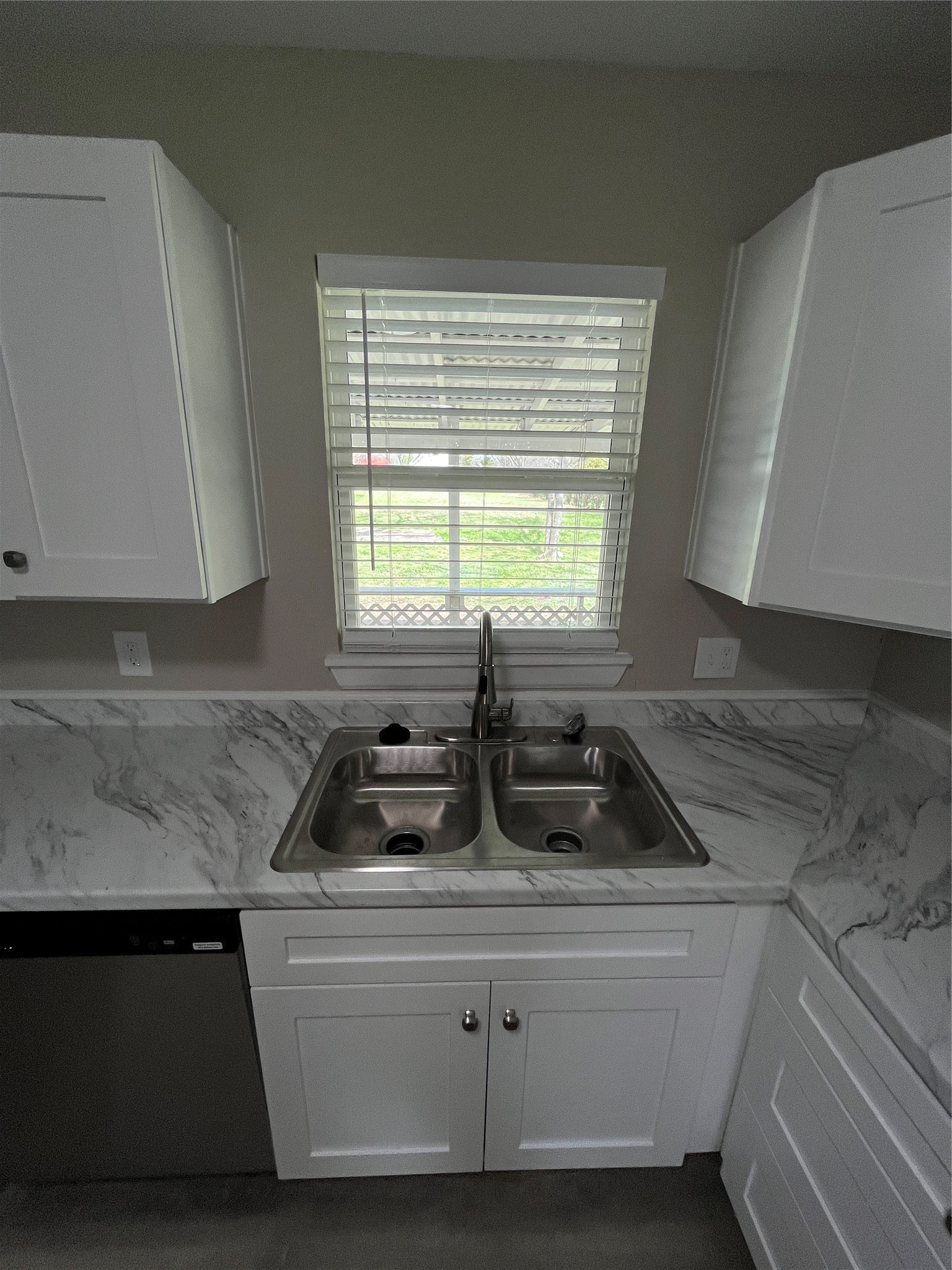 577 W 6th Street Lancaster TX 75146