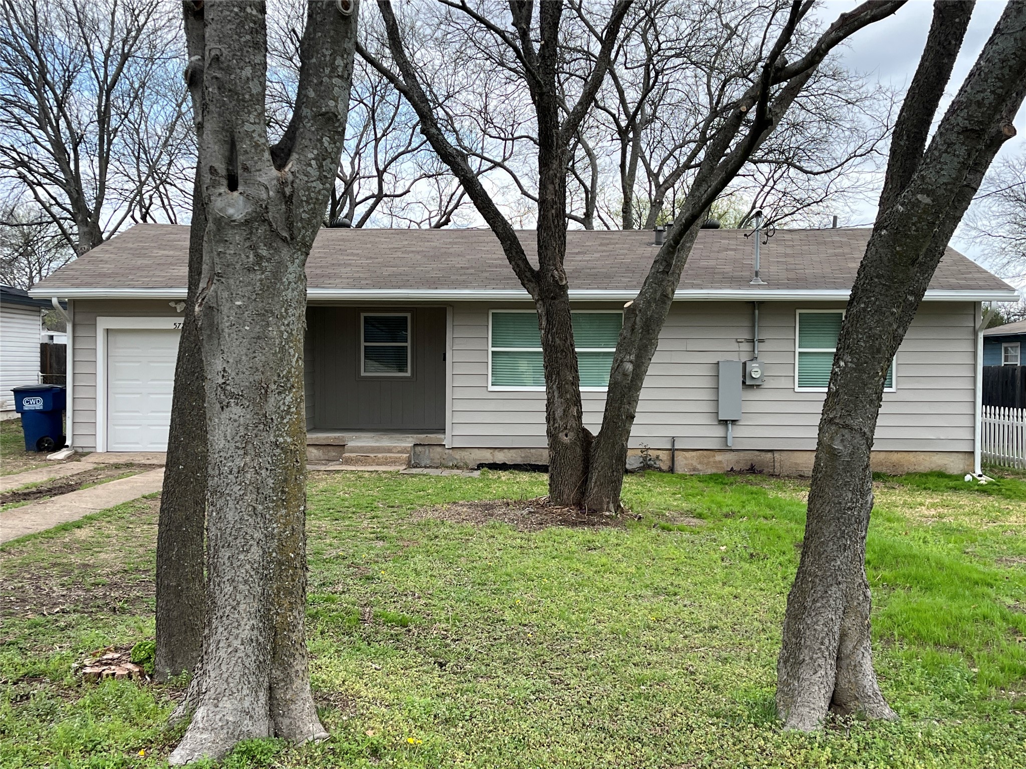 577 W 6th Street Lancaster TX 75146