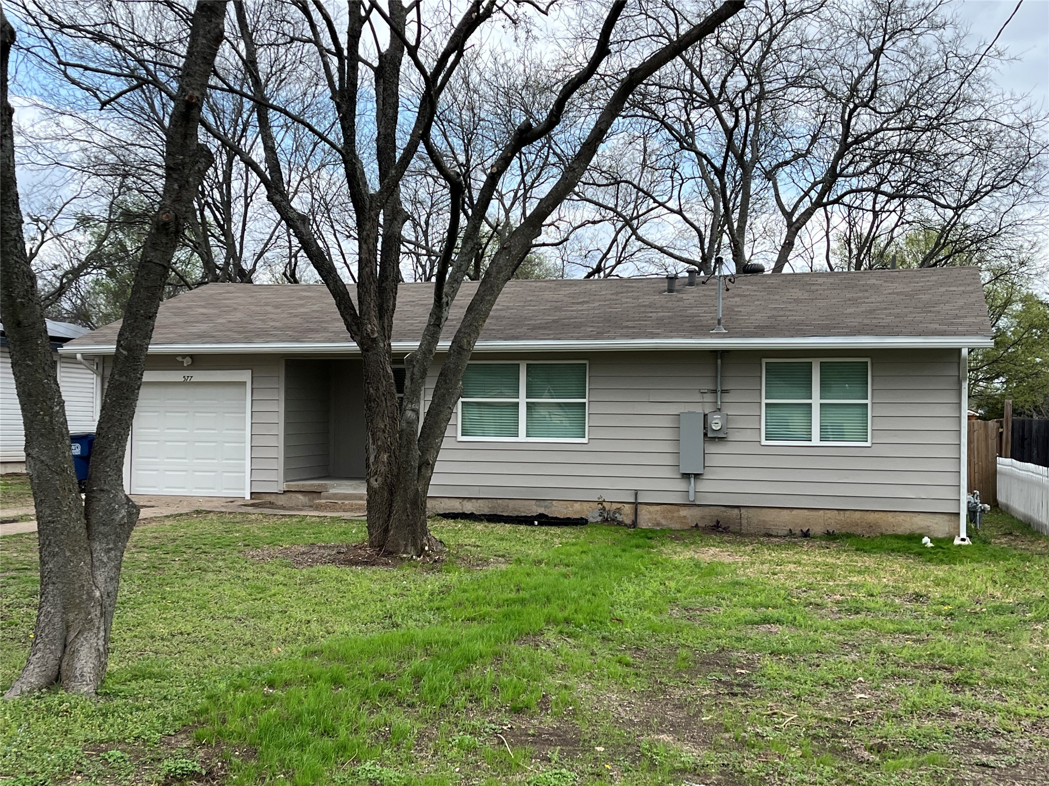 577 W 6th Street Lancaster TX 75146