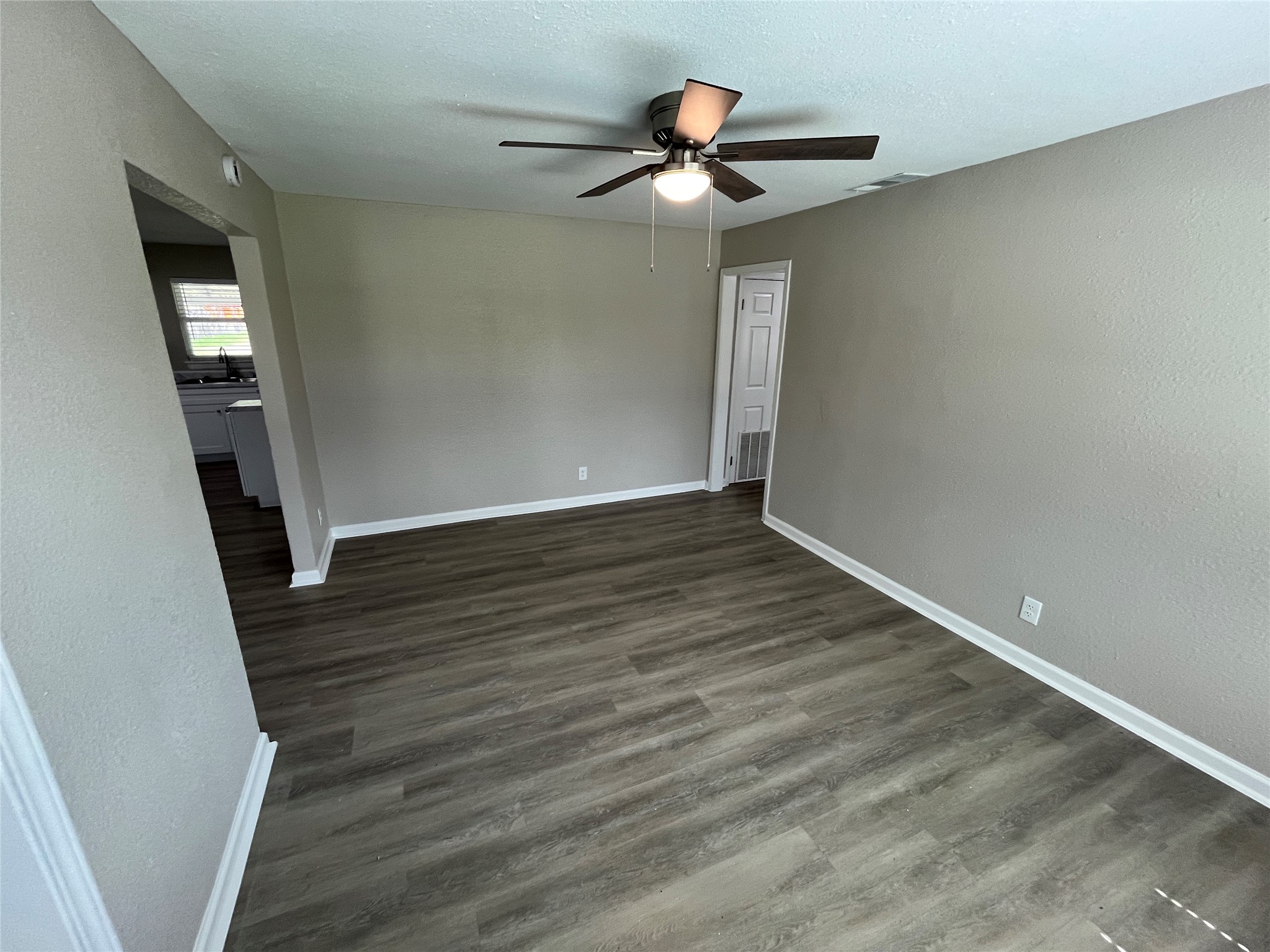 577 W 6th Street Lancaster TX 75146