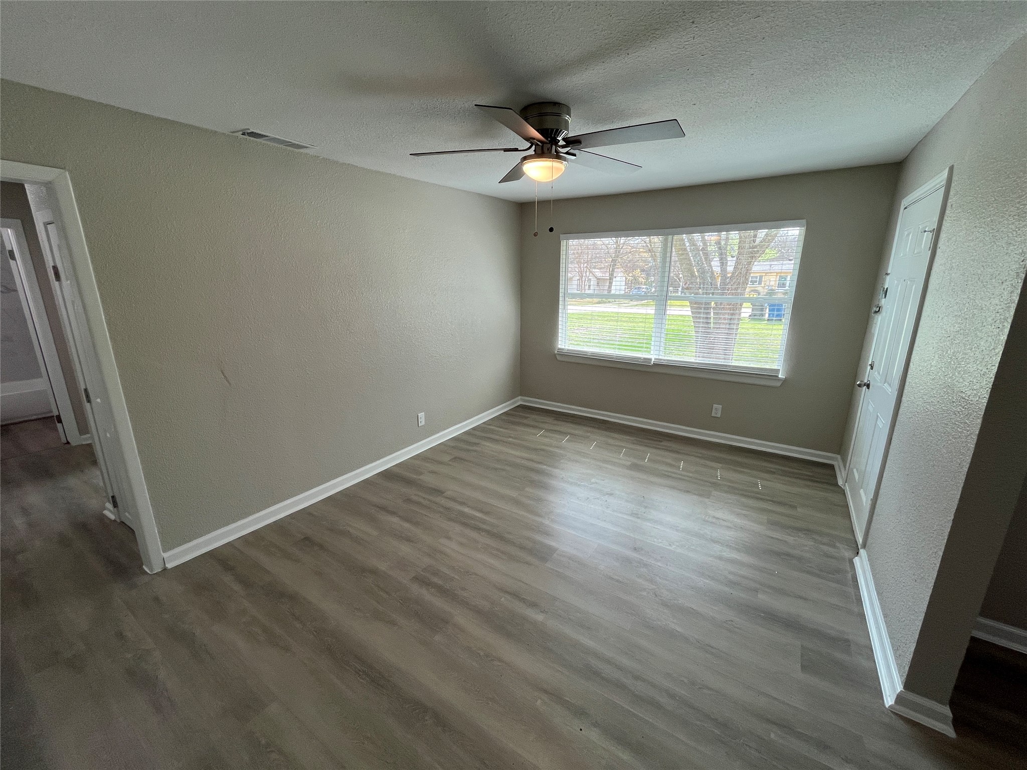 577 W 6th Street Lancaster TX 75146