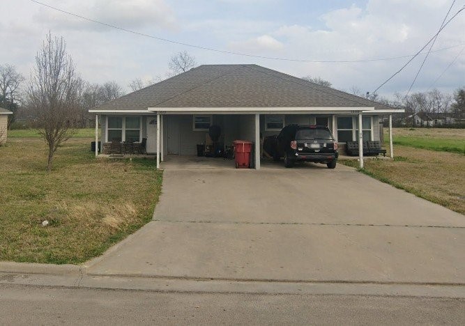 1610 Albert Broadfoot Street Bonham TX 75418
