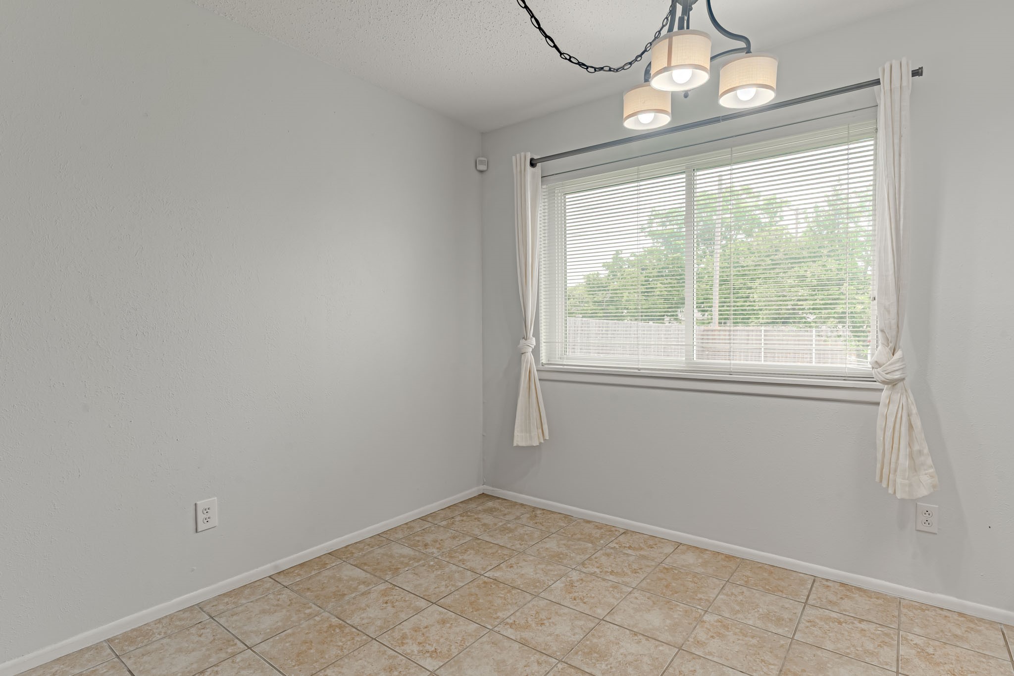 1912 15th Street Mineral Wells TX 76067