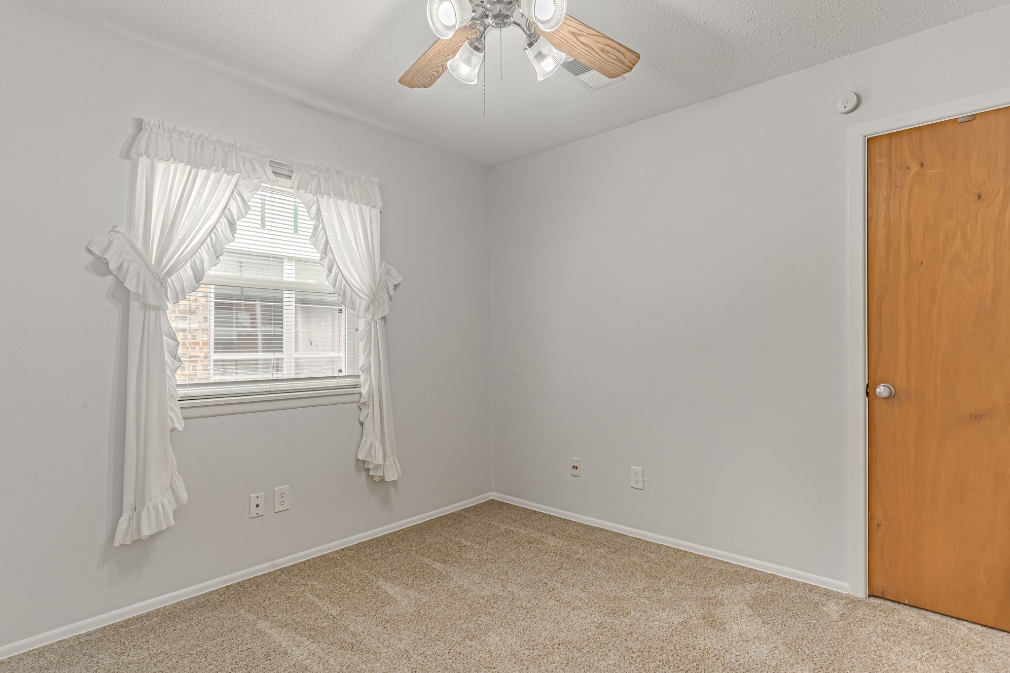 1912 15th Street Mineral Wells TX 76067