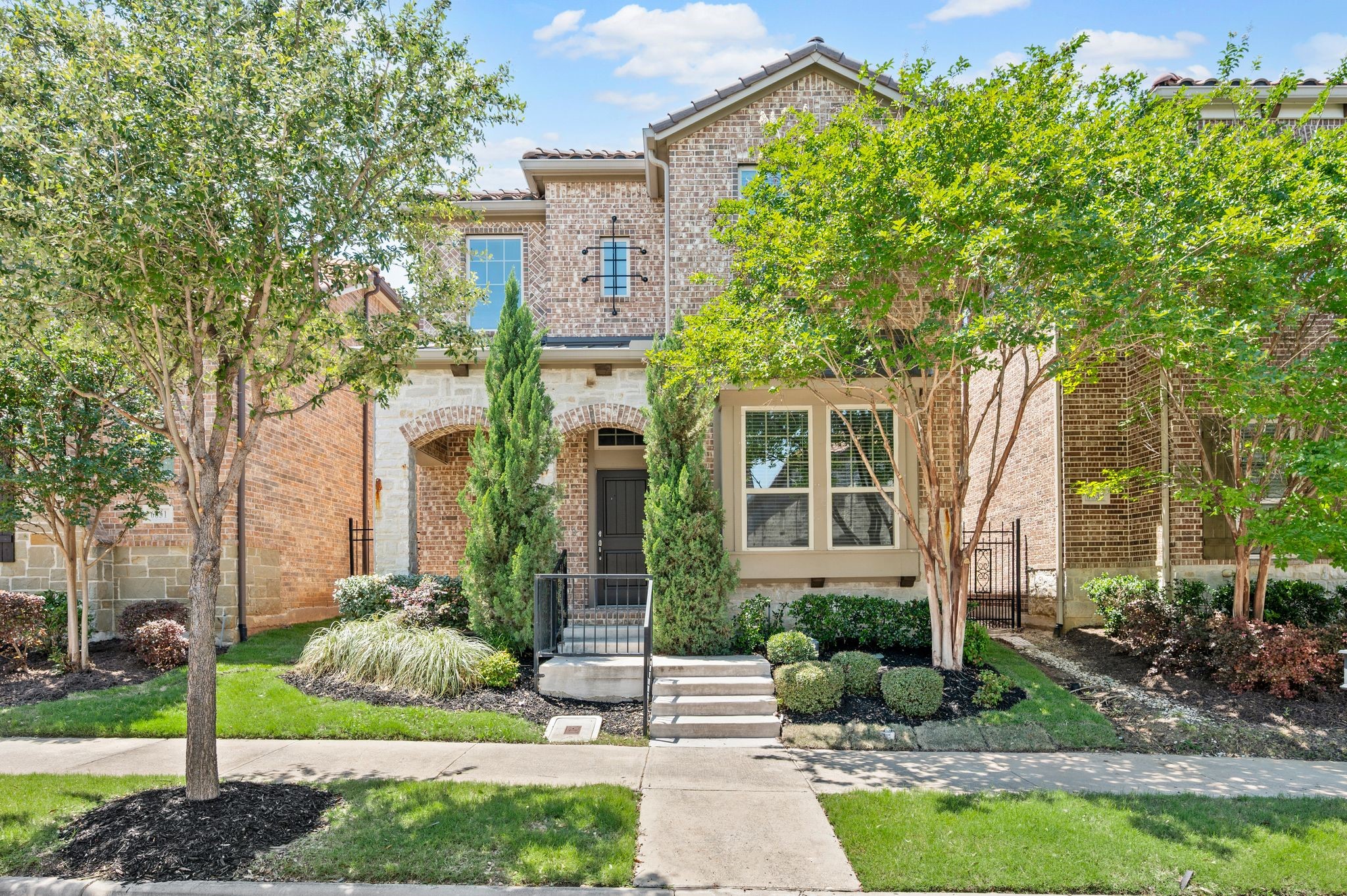 6835 Deleon Street Irving TX 75039
