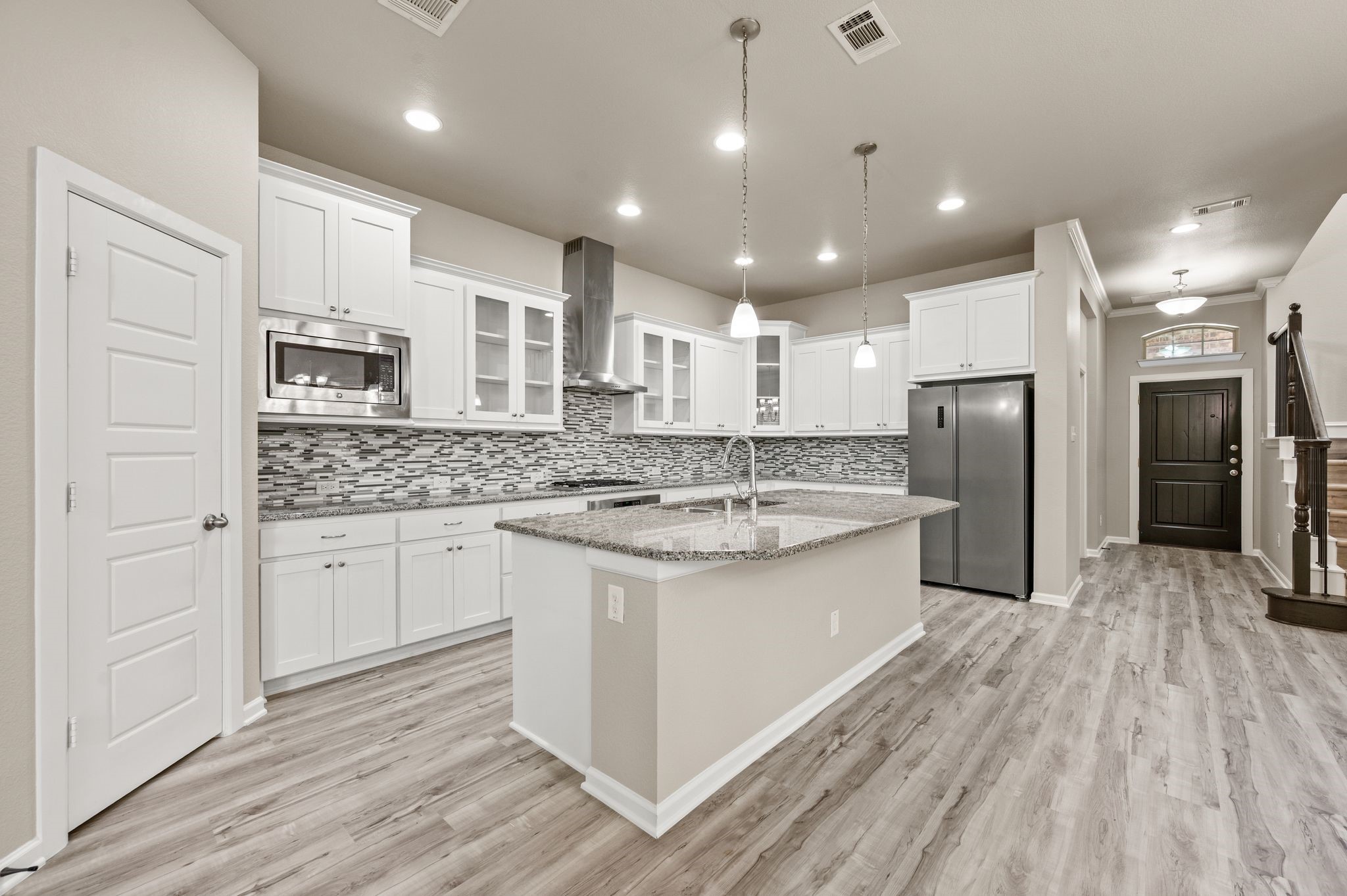 6835 Deleon Street Irving TX 75039
