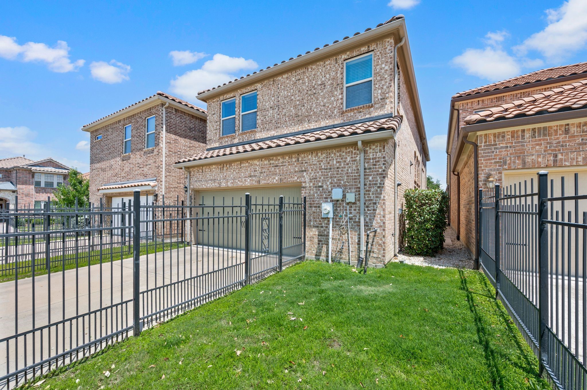 6835 Deleon Street Irving TX 75039
