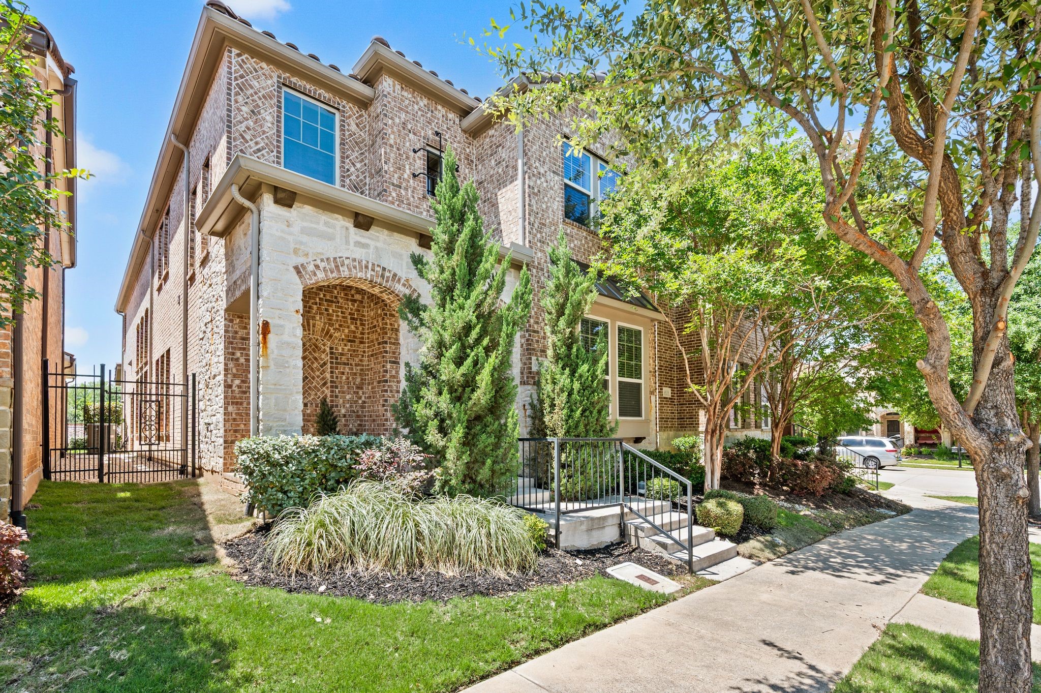 6835 Deleon Street Irving TX 75039