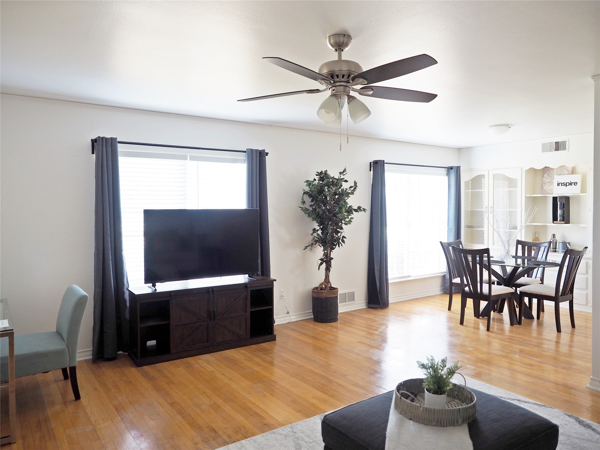 1135 Holly Glen Circle Dallas TX 75232