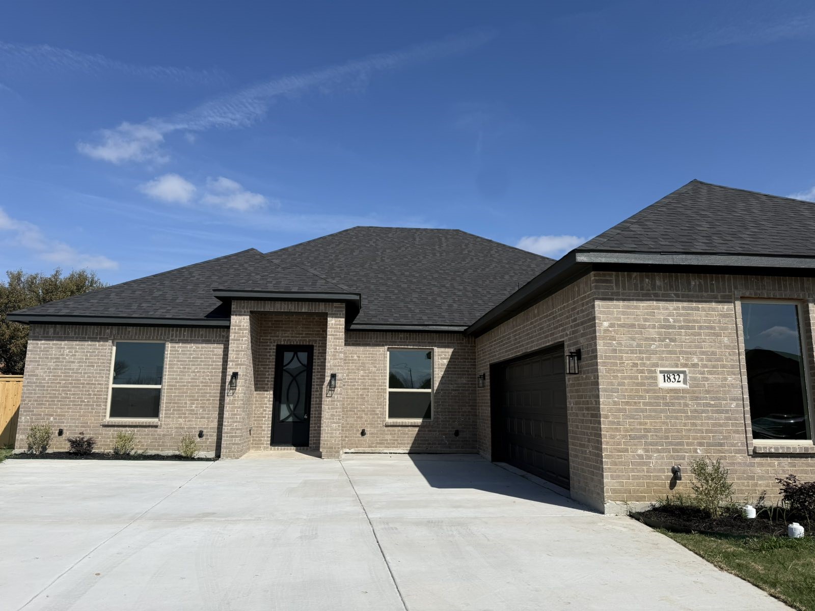 1832 Noble Court Grand Prairie TX 75052