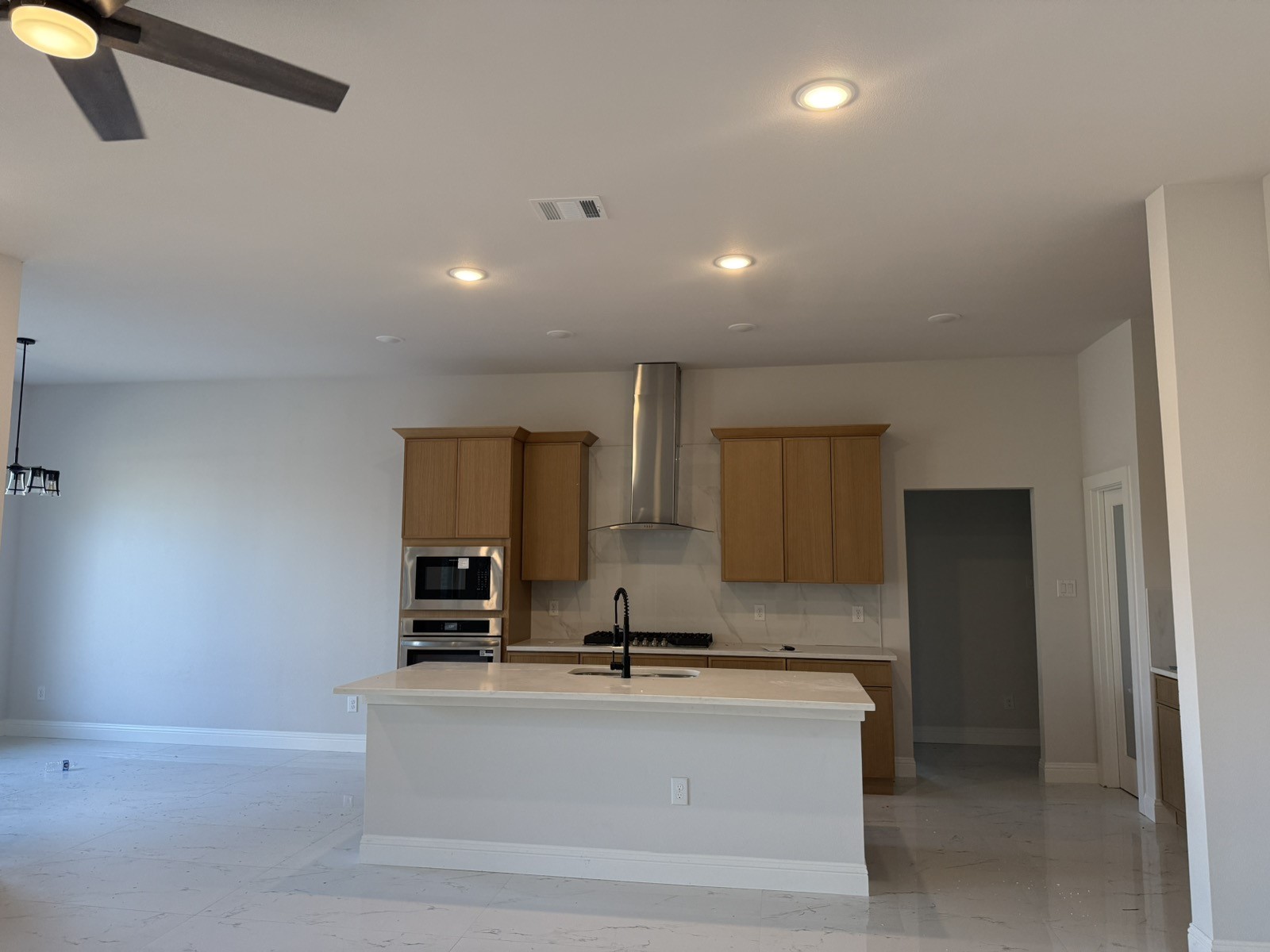 1832 Noble Court Grand Prairie TX 75052