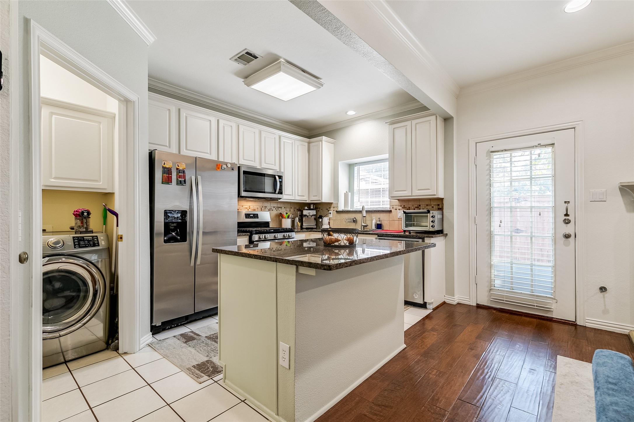 18240 Midway Road Dallas TX 75287