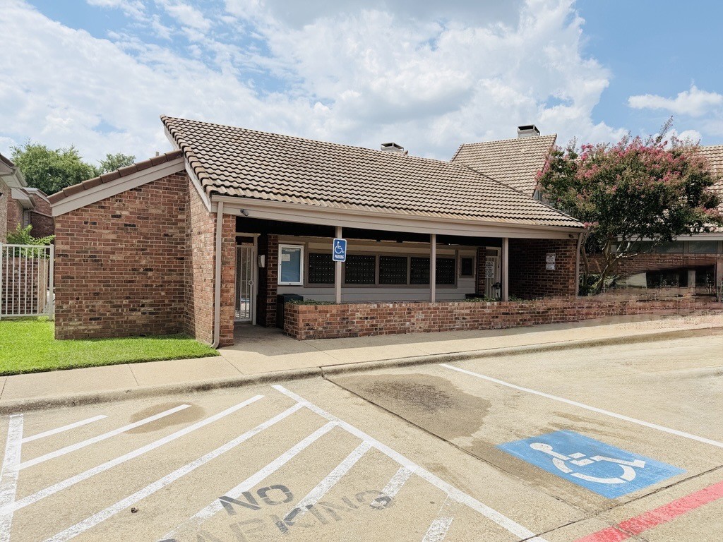 18240 Midway Road Dallas TX 75287