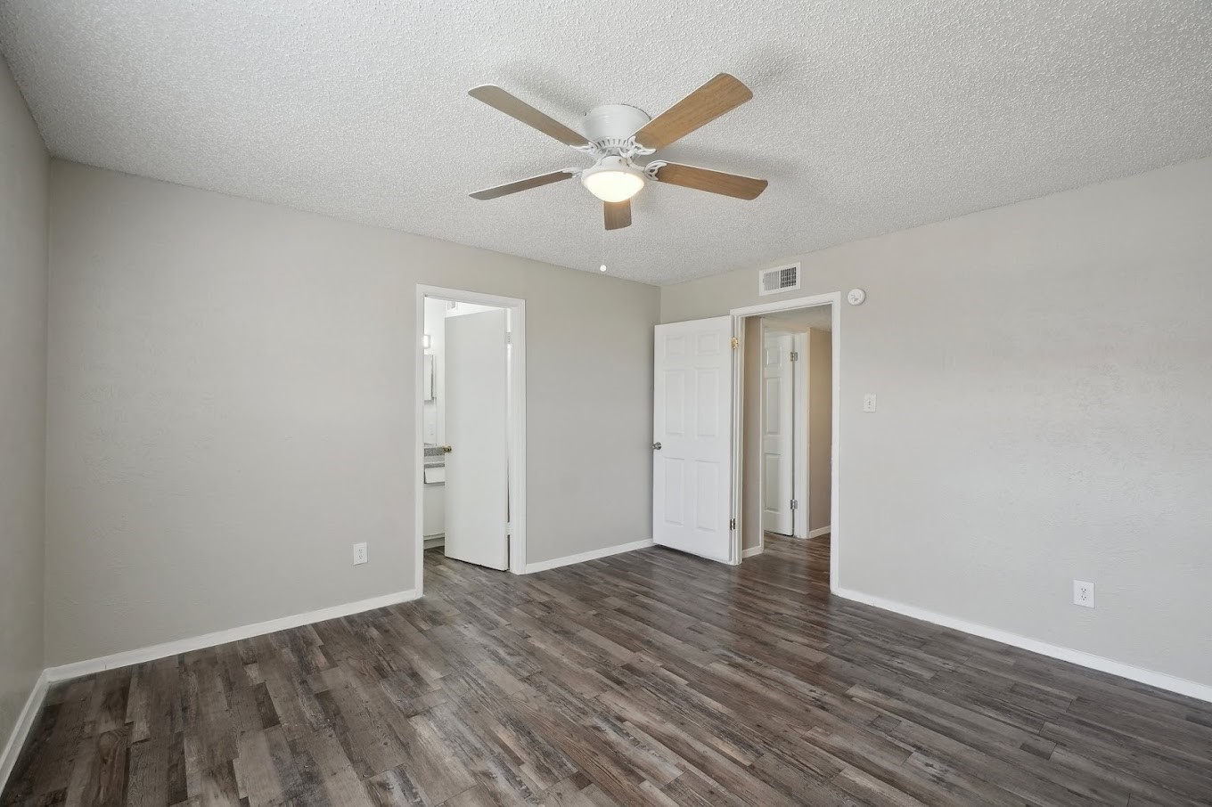 306 Vine Street Euless TX 76040