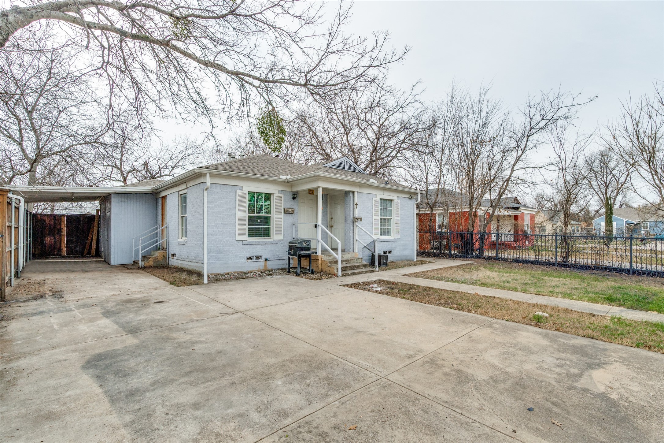 7911 Wanebe Drive Dallas TX 75235