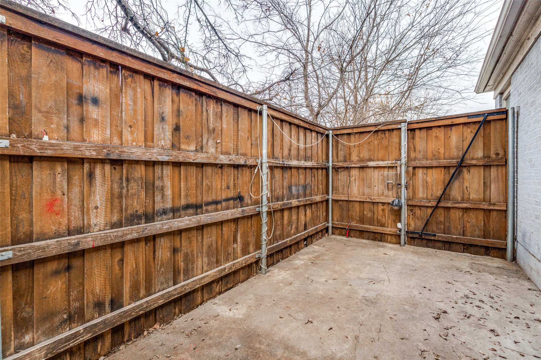7911 Wanebe Drive Dallas TX 75235
