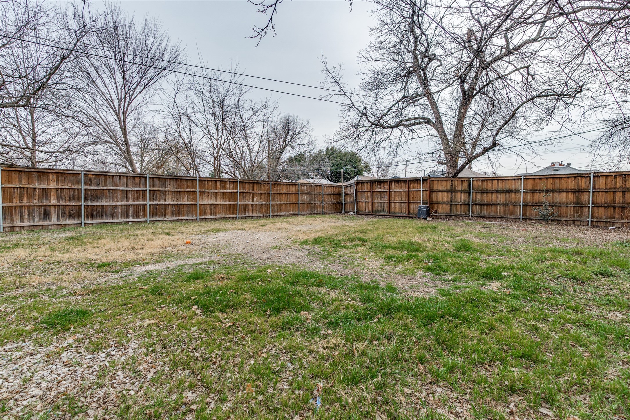 7911 Wanebe Drive Dallas TX 75235