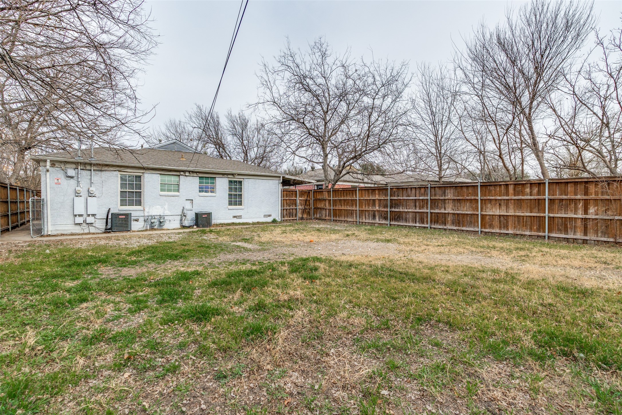 7911 Wanebe Drive Dallas TX 75235
