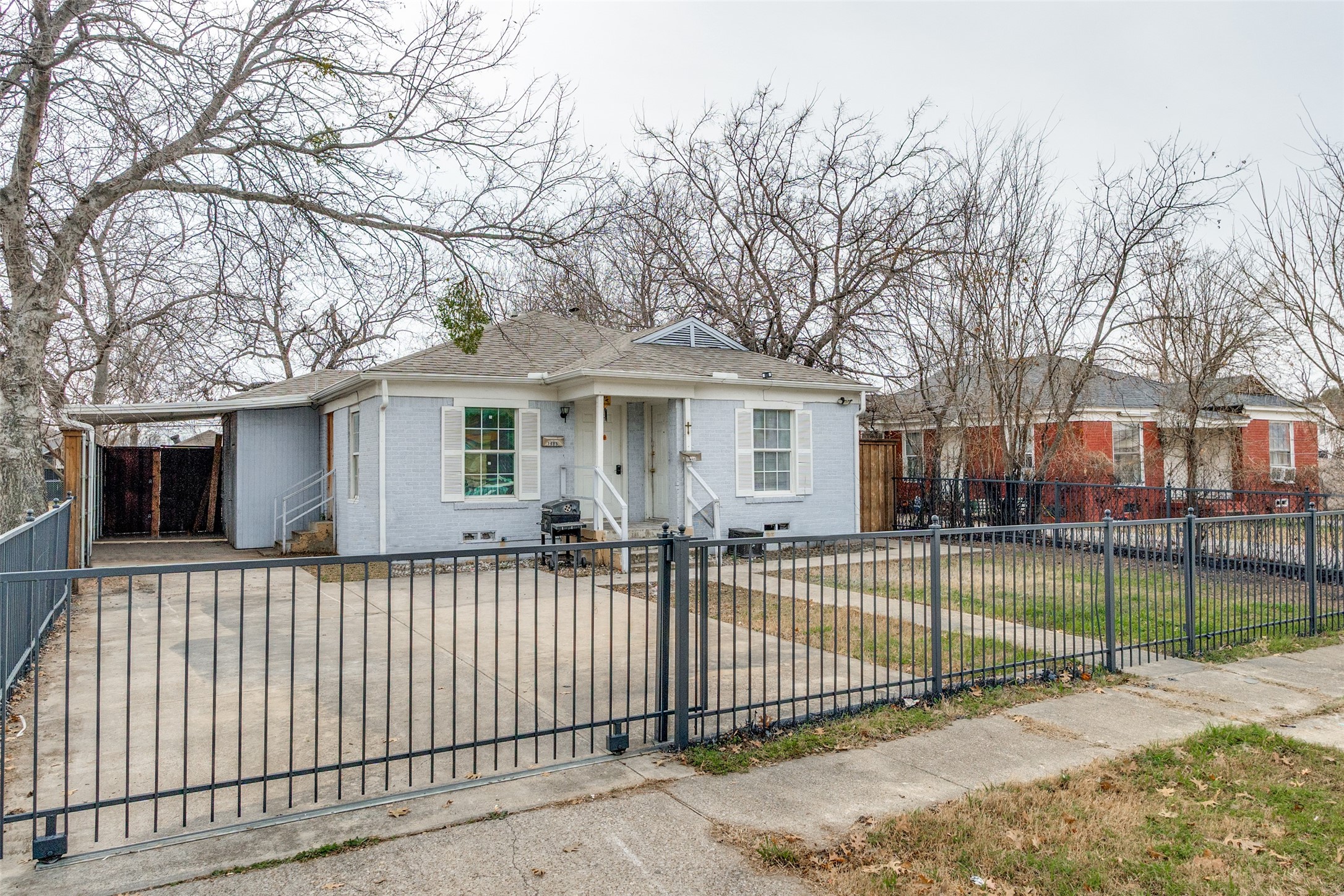7911 Wanebe Drive Dallas TX 75235