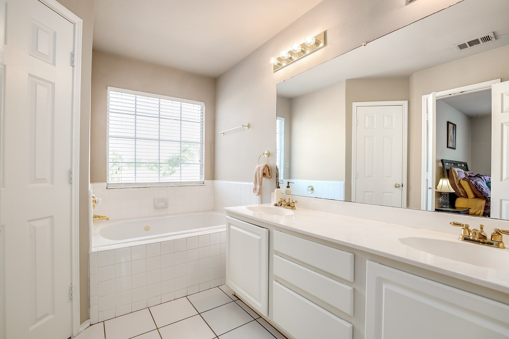 18719 Riverstone Court Dallas TX 75252