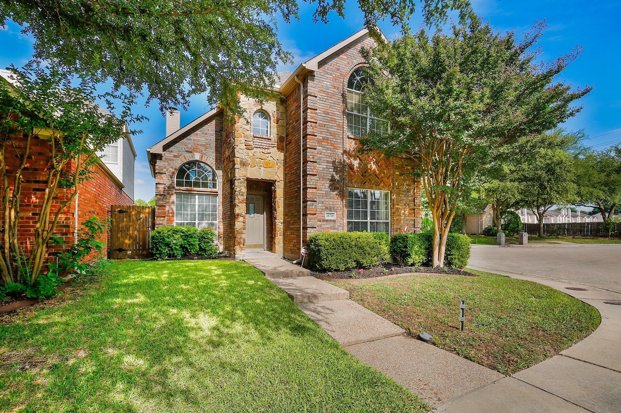 18719 Riverstone Court Dallas TX 75252