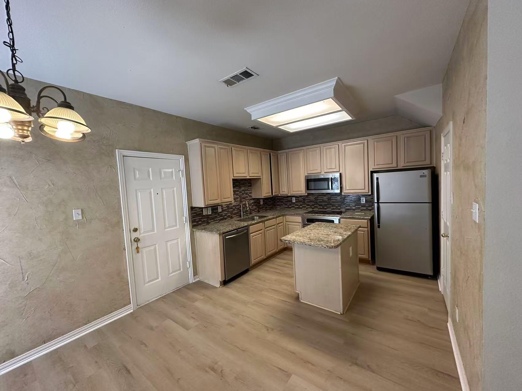 18719 Riverstone Court Dallas TX 75252